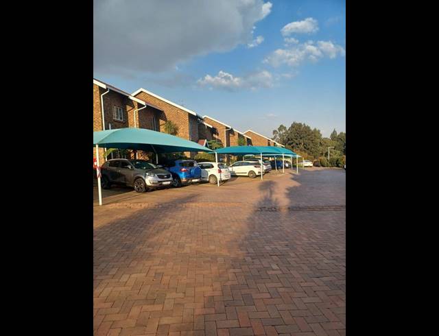3 BEDROOM PROPERTY TO RENT IN VAN RIEBEECK PARK